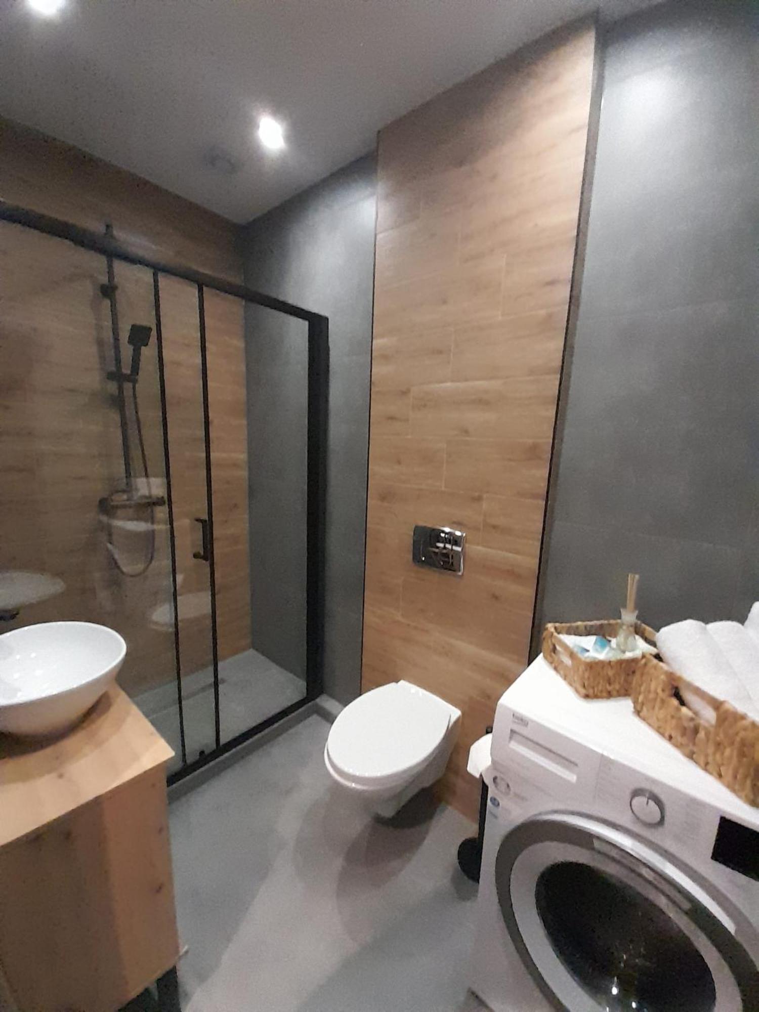 Viva Apartments Oswiecim Bagian luar foto