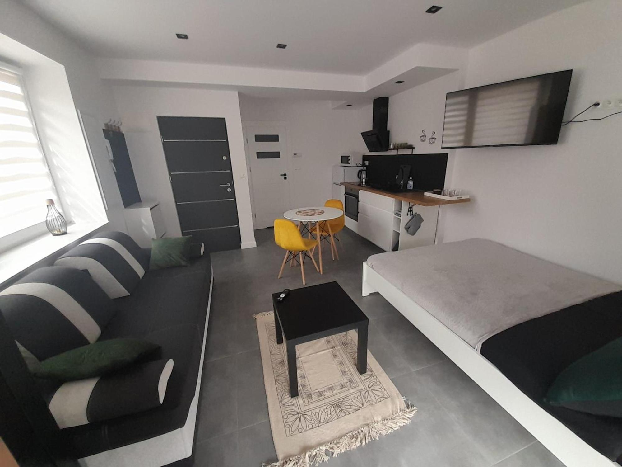 Viva Apartments Oswiecim Bagian luar foto
